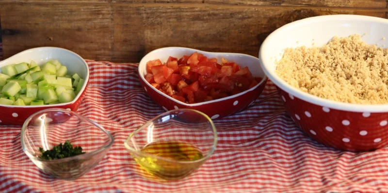 Zutaten für den Cousscous Salat mit Minze